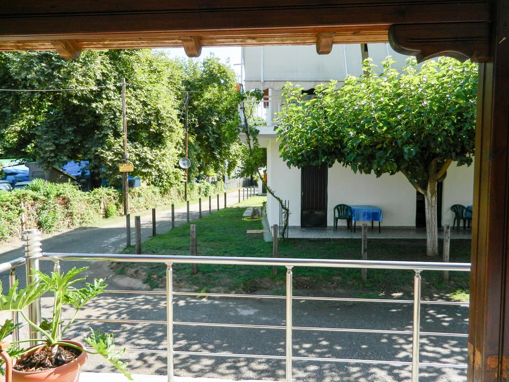 Veny House Vila Paralia Panteleimonos Quarto foto